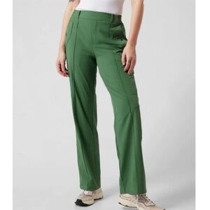 Athleta Vienna Cargo Pants Vineyard Green Size 10